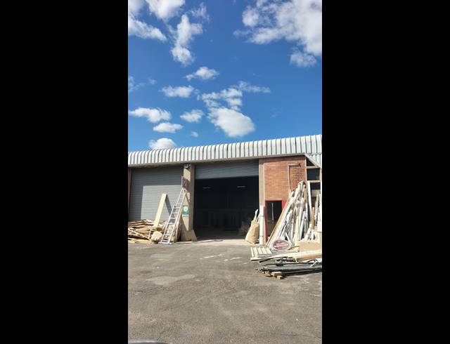 845M² WAREHOUSE TO LET IN SPRINGFIELD PARK